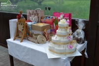 Stůl na svatební dary