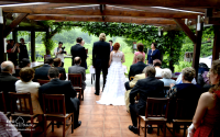 Nevěsta a ženich při svatebním obřadu